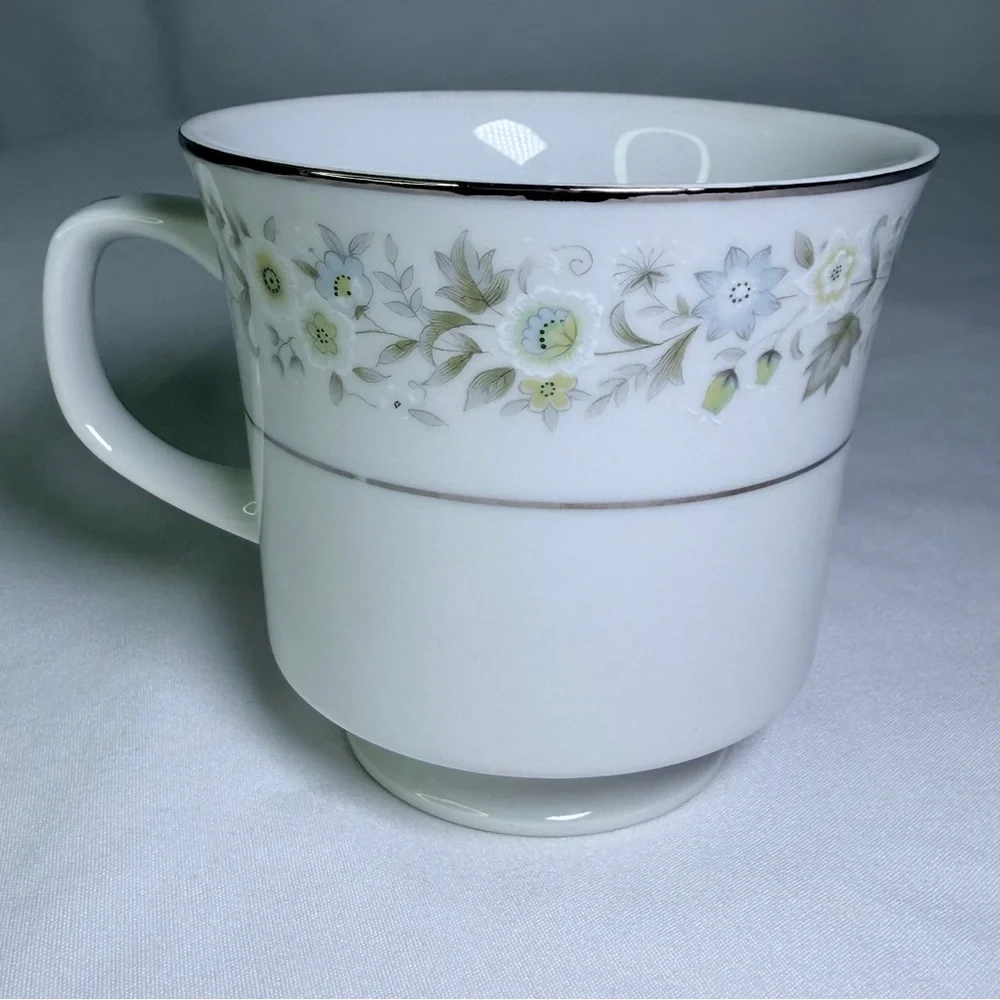 Vintage Porcelain Imperial China W Dalton #745 Blue And Silver Wildflower Teacup